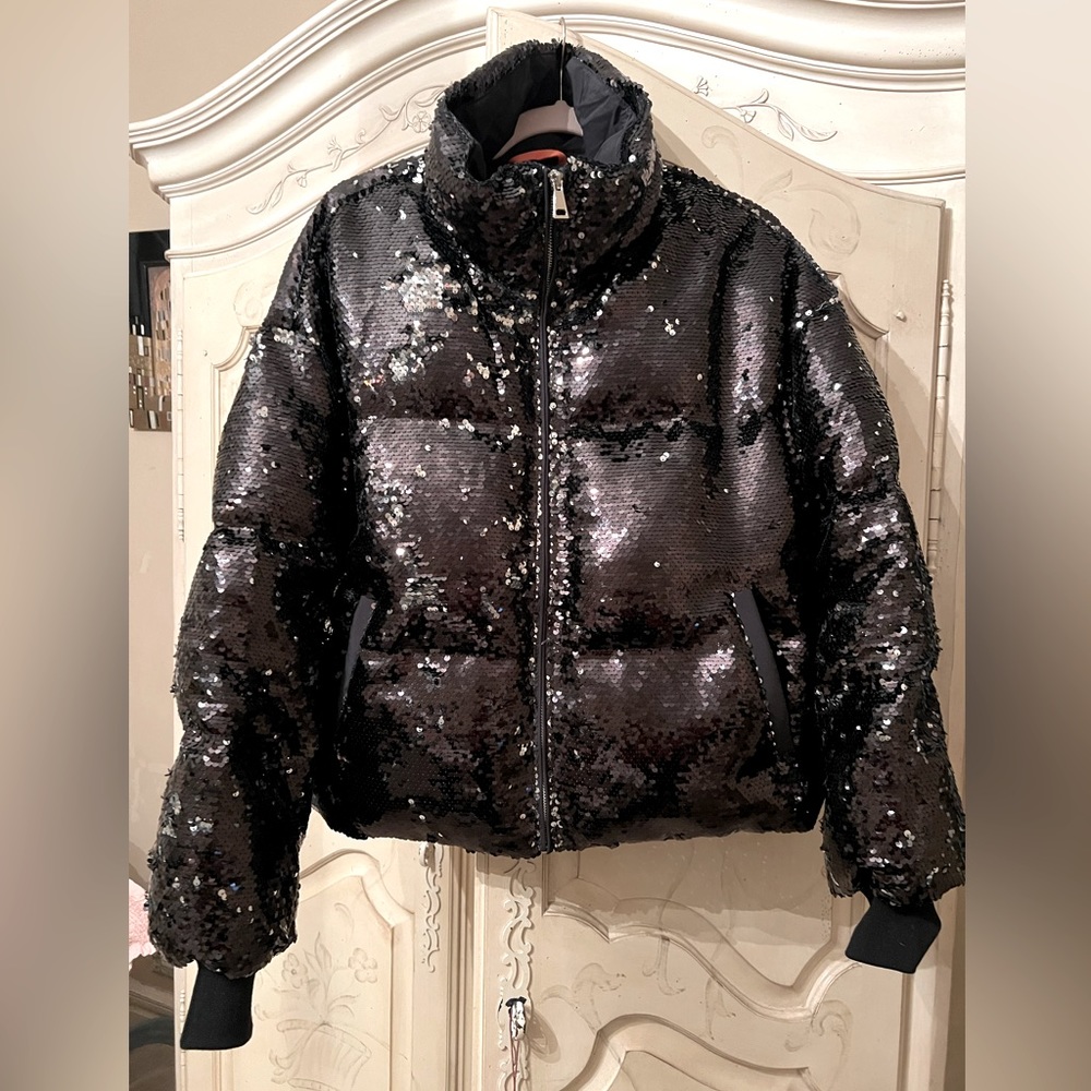 Orolay, Amazon’s BEST selling down jacket brand black sequin jacket